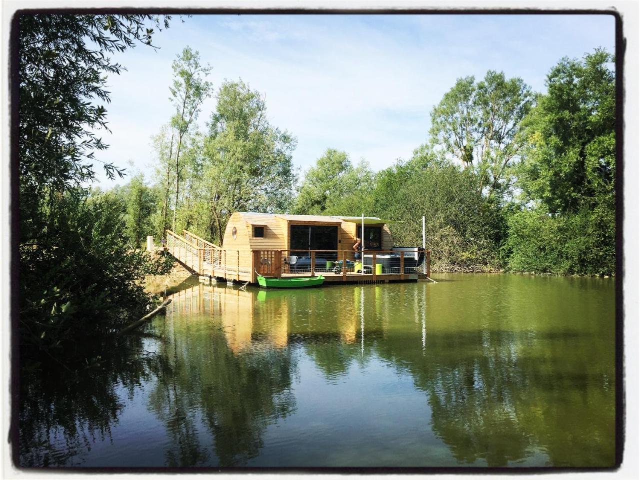 Lodges Des Grands Crus Chablis Exterior foto